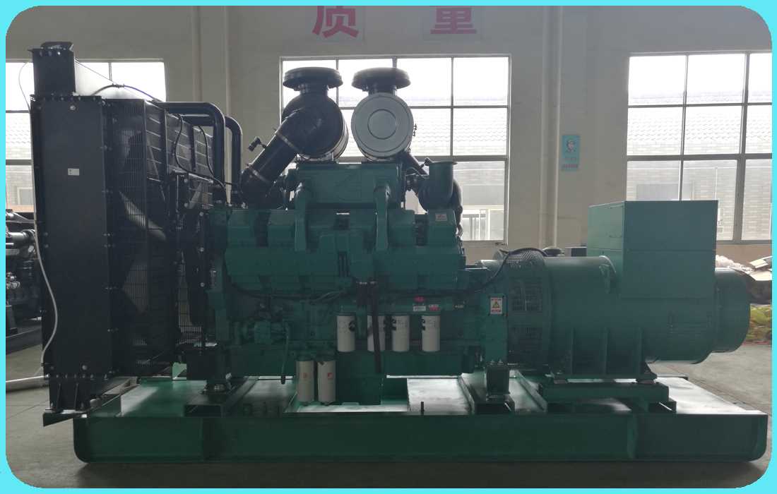 重慶康明斯系列主用640KW柴油發電機組保質保量出貨，送往客戶手中
